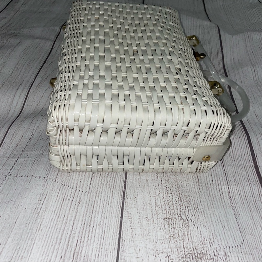 Vintage 1960s Princess Charming By Atlas Wicker & Lucite white Seashell Handbag - Picture 7 of 9